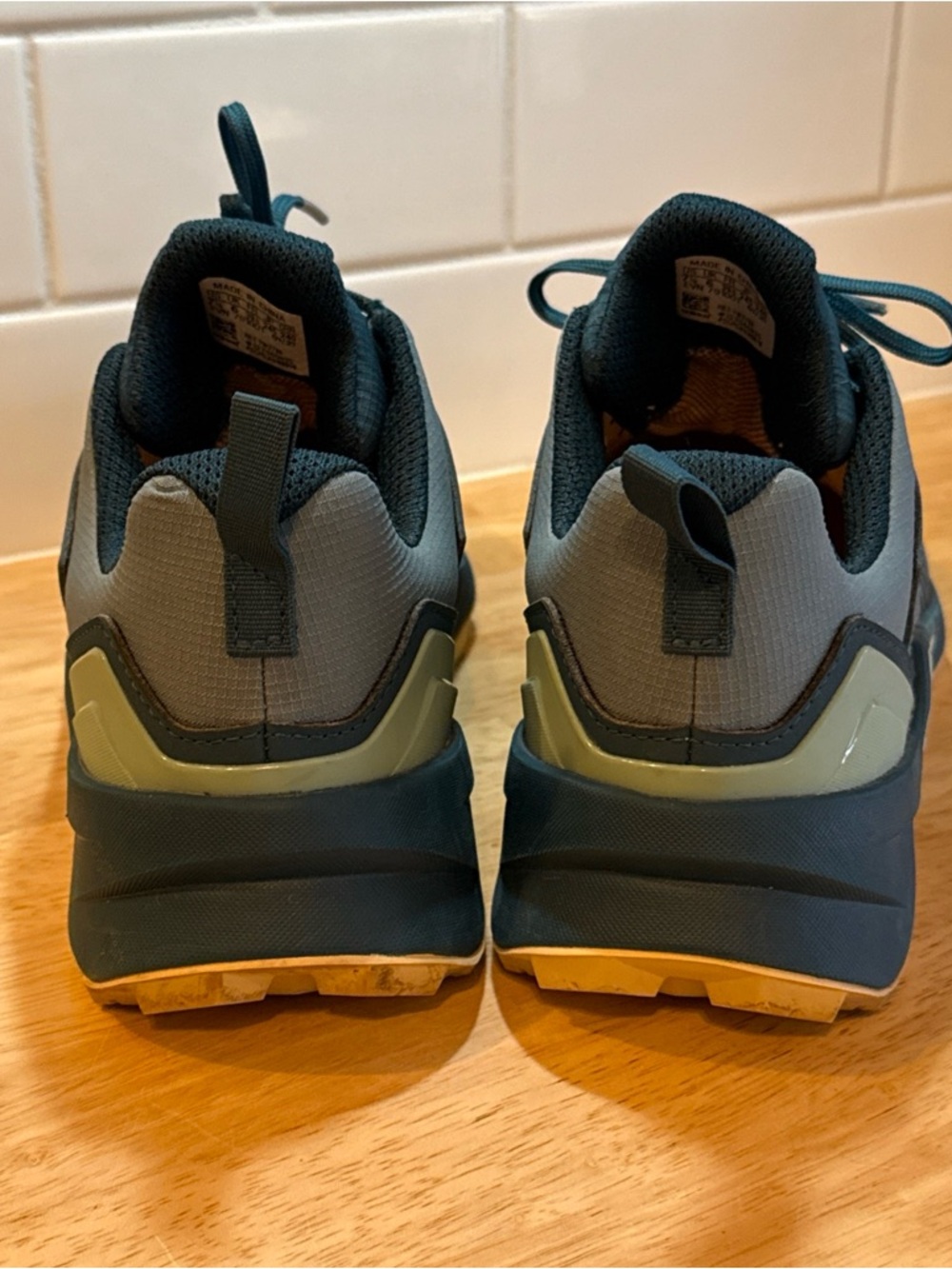 Adidas Terrex Swift R3 GTX GORE-TEX Womens Hiking Sneakers Teal Green Size W 7.5 - Picture 3 of 16